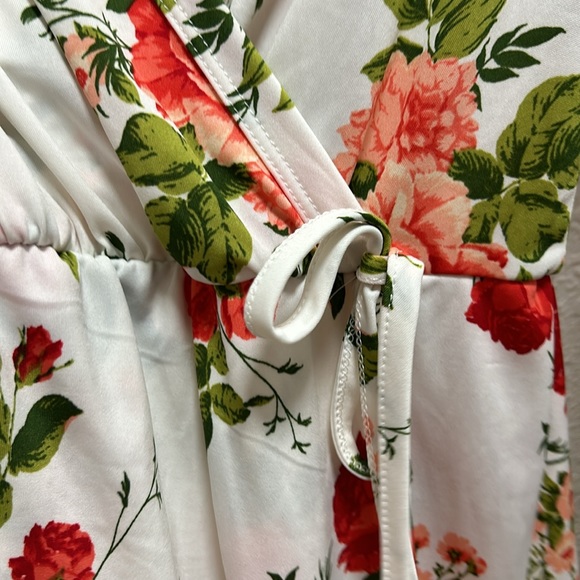 Floral short dress size Large - Picture 7 of 9